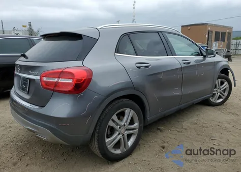 2015 Mercedes-Benz Gla 250 4Matic z USA, uszkodzony, nr VIN WDCTG4GB9FJ098109